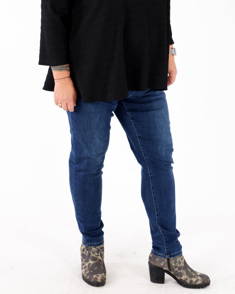 Slim Leg Jeans - France