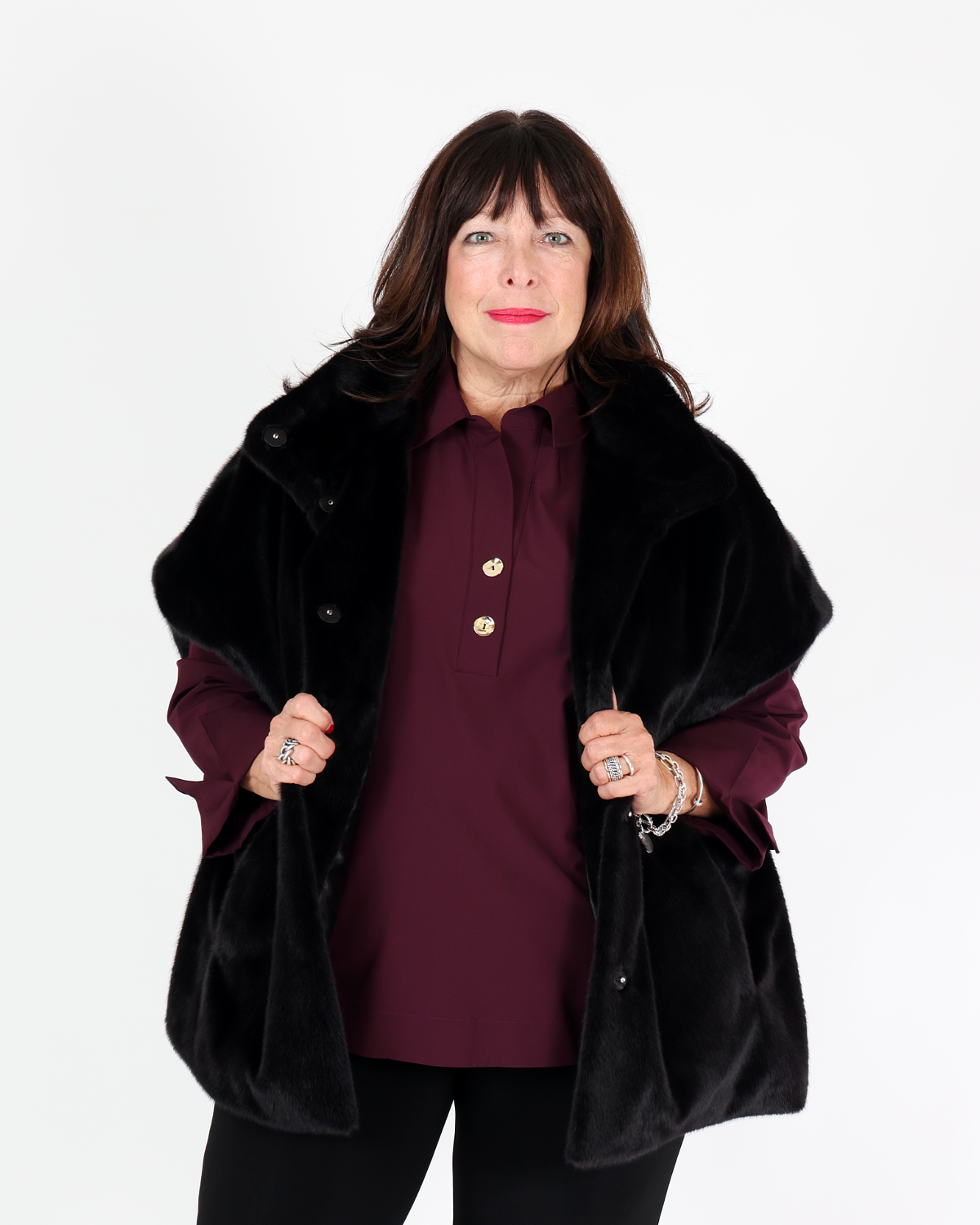 Veste boxy noire en fausse fourrure à col montant - Joseph Ribkoff