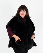 Veste boxy noire en fausse fourrure à col montant - Joseph Ribkoff
