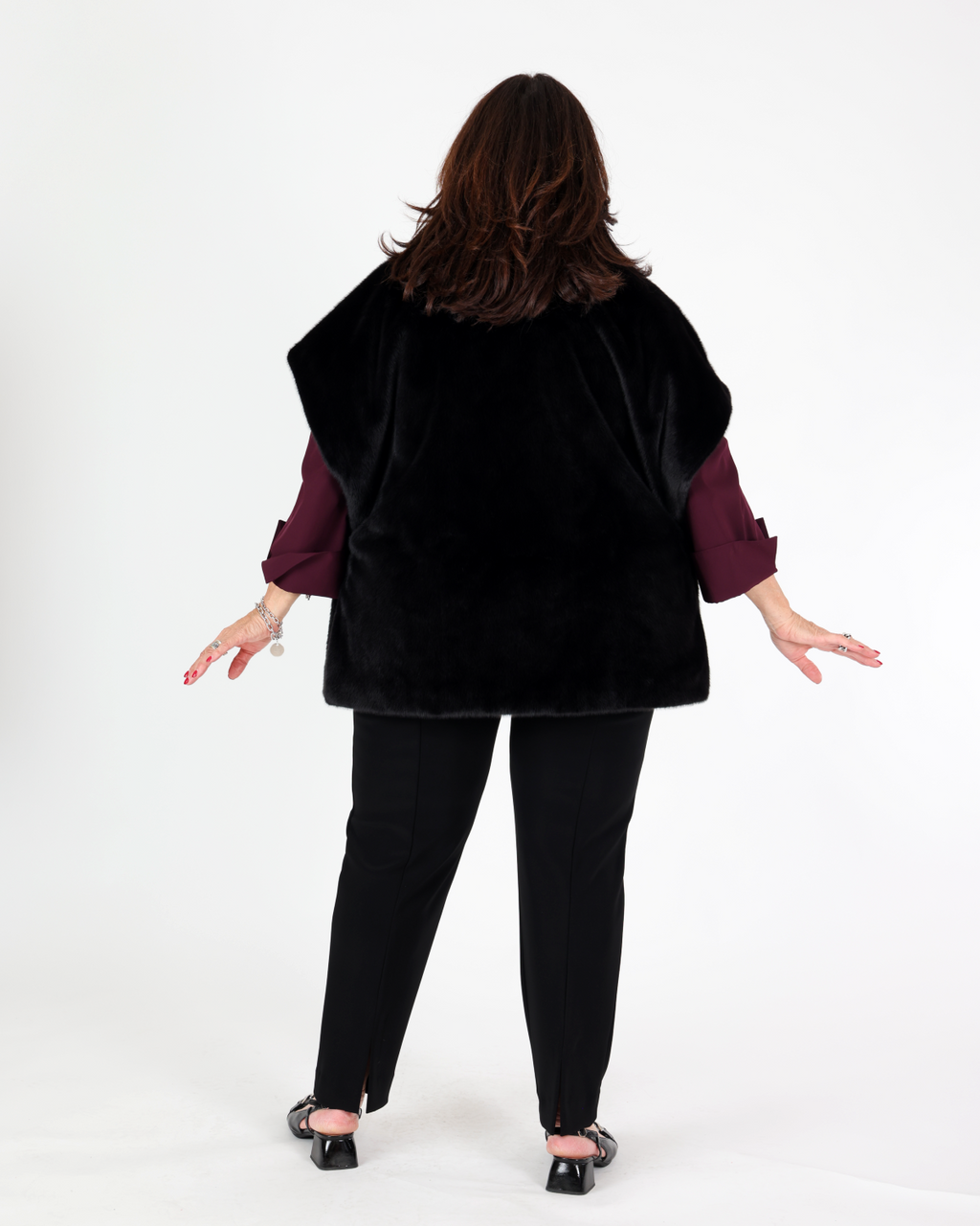 Veste boxy noire en fausse fourrure à col montant - Joseph Ribkoff