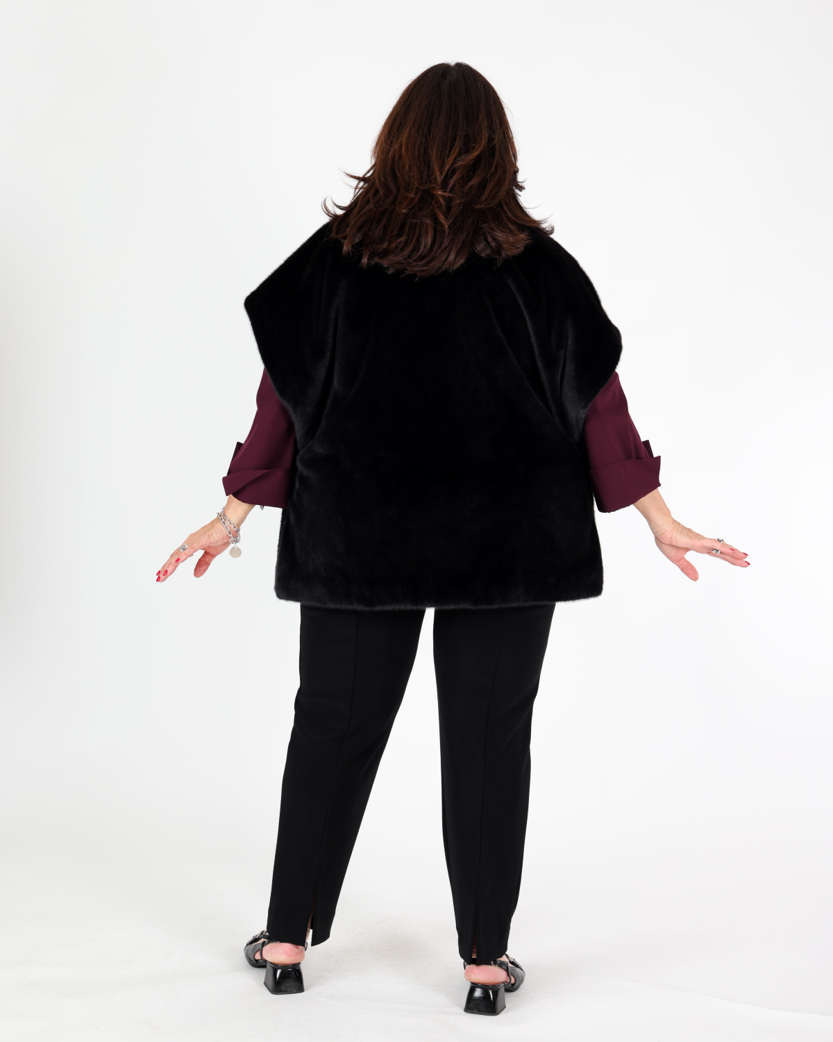 Veste boxy noire en fausse fourrure à col montant - Joseph Ribkoff